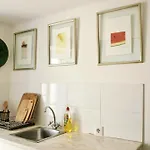 Azulejos Cais Sodre B&B